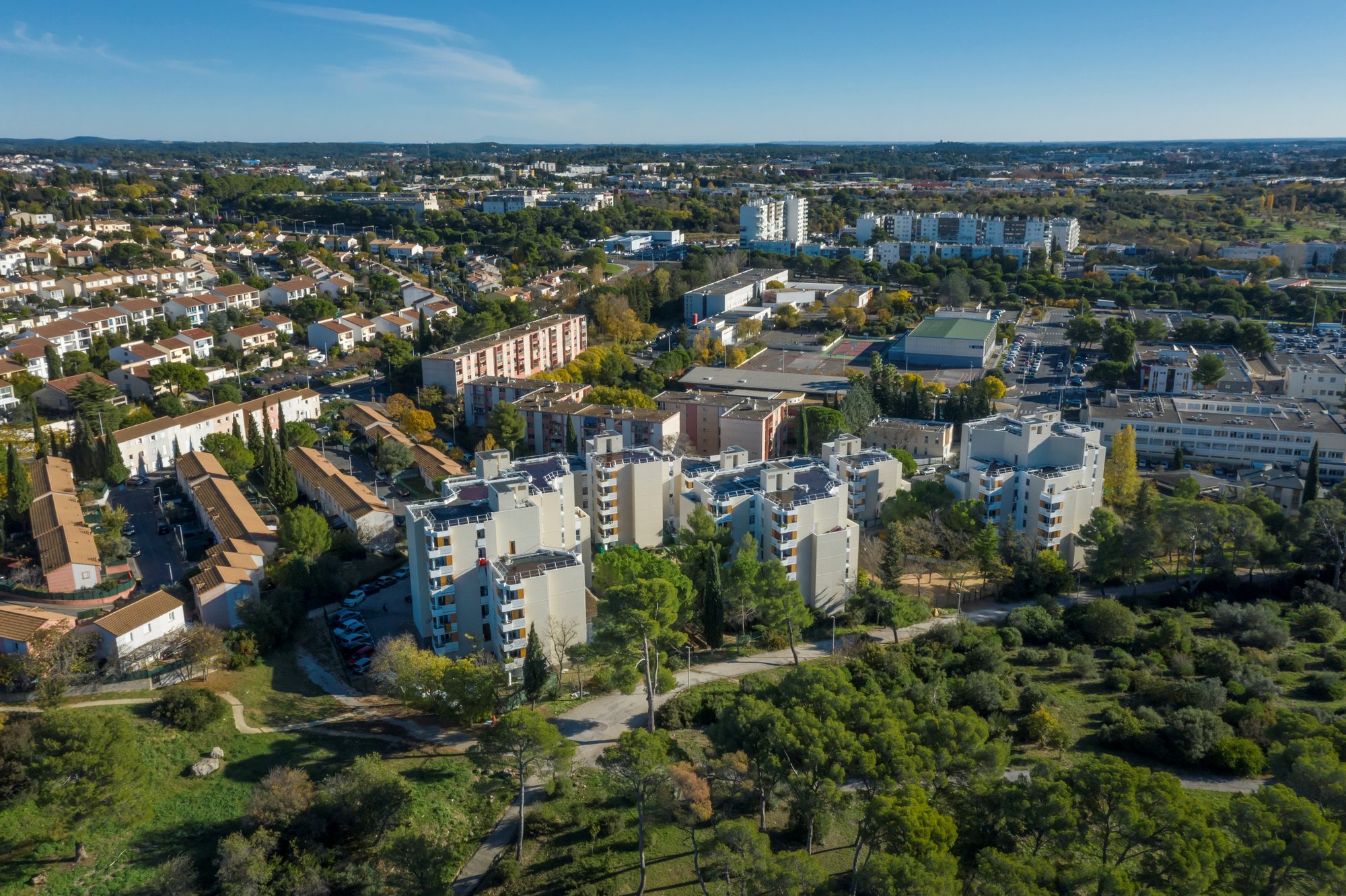 Vue aérienne des résidences du parc social suivies par le GSRI